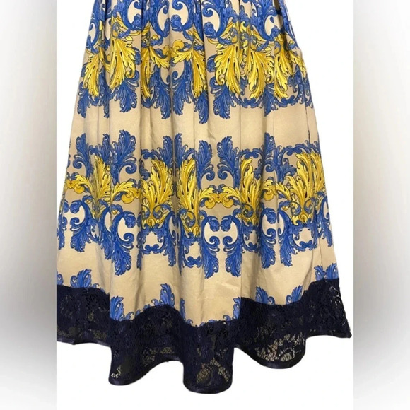 Bicotone Baroque Print Lace Detail Fit and Flare Dress - Picture 3 of 8